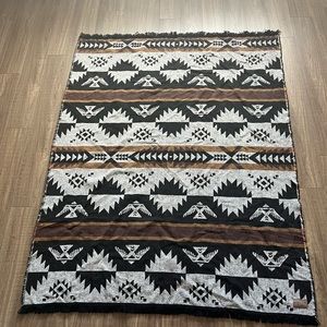 Mini Tipi Thunderbird Everyday Blanket
